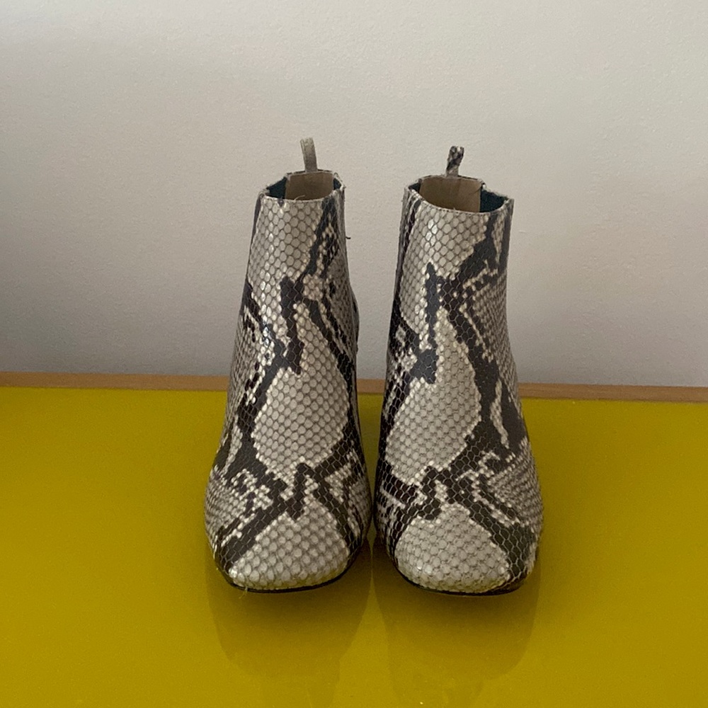 Snakeskin pattern, leather. Size 36. Round 2.25 inch heel. Unworn, without tags.